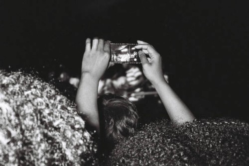 audience taking photo - concert stock pictures, royalty-free photos & images