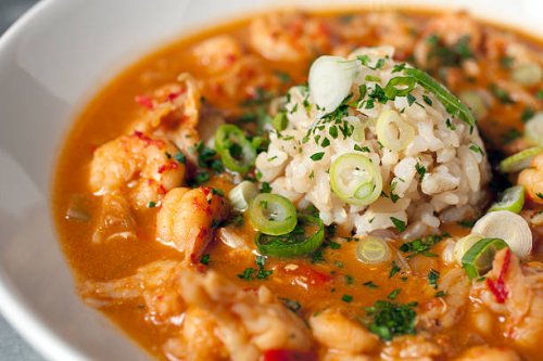 authentic crawfish etoufee in a clean white dish - food stock pictures, royalty-free photos & images