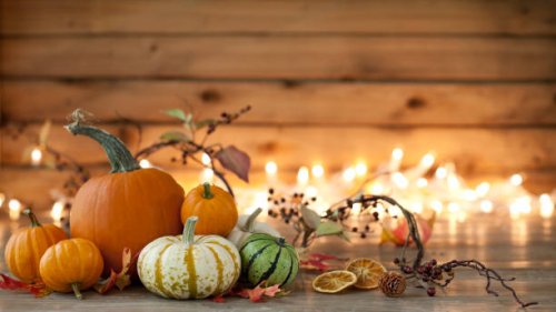 autumn pumpkin arrangement on a wood background - home decoration stock pictures, royalty-free photos & images