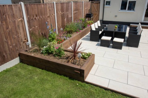back garden patio home exteriors - garden decoration photos et images de collection
