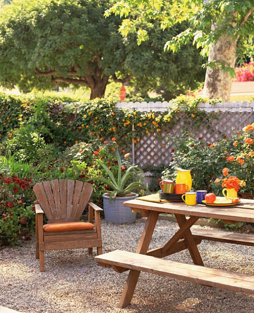 backyard outdoor living space - garden decoration photos et images de collection