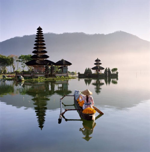 bali, pura ulun danu bratan temple - travel stock-fotos und bilder