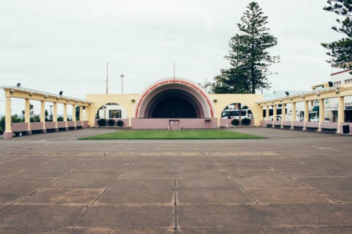bandshell in napier - concert stock pictures, royalty-free photos & images