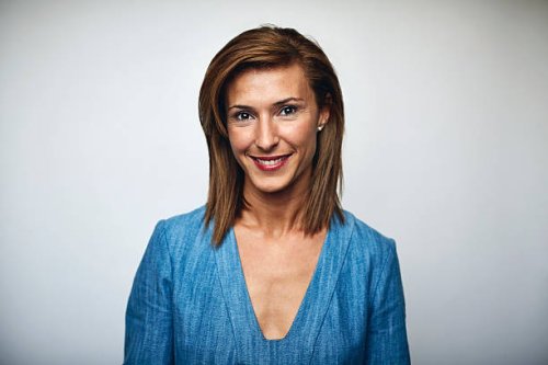 beautiful businesswoman smiling over white - hairstyle stockfoto's en -beelden