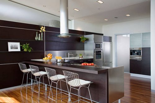 bertoia stools at counter in contemporary kitchen - home decoration stock pictures, royalty-free photos & images
