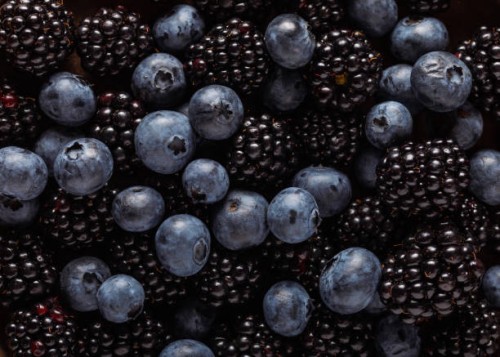 blackberry and blueberry mix background - food stock pictures, royalty-free photos & images