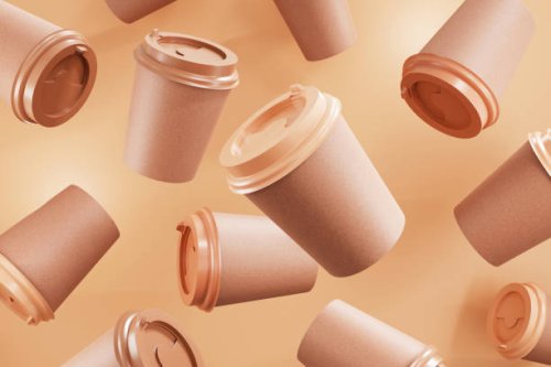 brown paper coffee cups on beige background. coffee to go. 3d pattern. - coffee stockfoto's en -beelden