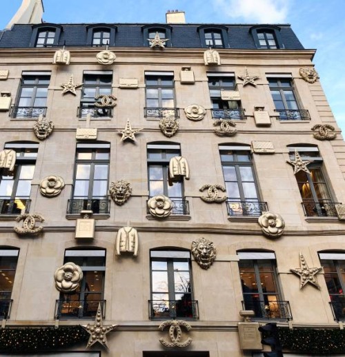 chanel shop and facade during christmas., in paris - fashion week stock pictures, royalty-free photos & images