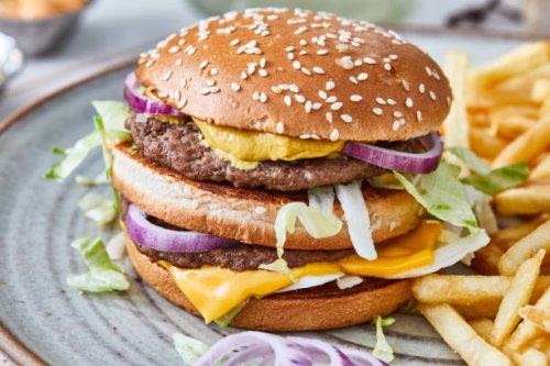 cheeseburger with french fries - junk food stock pictures, royalty-free photos & images