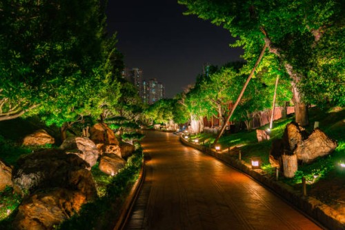 chi lin nunnery ist ein großer buddhistischer tempelkomplex in diamond hill, kowloon, hongkong. - garden decoration stock-fotos und bilder