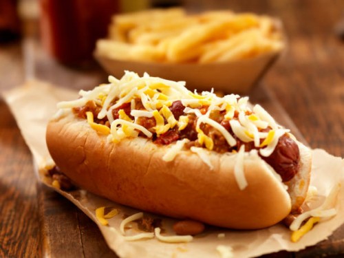 chili cheese dog - junk food stock pictures, royalty-free photos & images