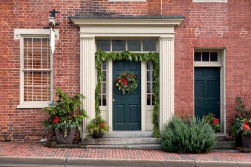 christmas decorations front porch home - home decoration stock pictures, royalty-free photos & images