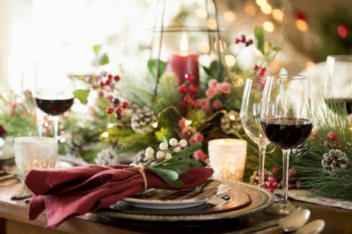 christmas holiday dining table - home decoration stock pictures, royalty-free photos & images