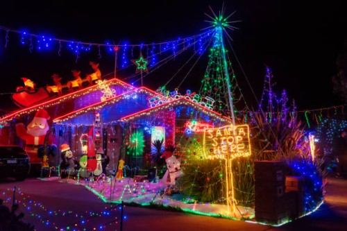 christmas house - 3 hugo court, narre warren, melbourne - garden decoration stock pictures, royalty-free photos & images