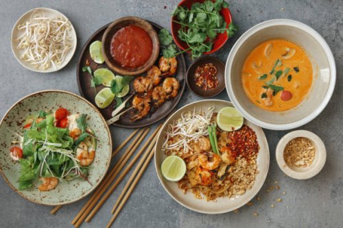 classic thai food dishes - food stock pictures, royalty-free photos & images