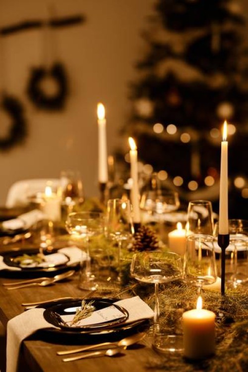close-up of place setting on dining table during christmas,indonesia - home decoration fotografías e imágenes de stock