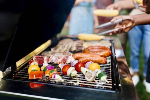 close-up picture of a barbecue and some vegetables - food stock pictures, royalty-free photos & images