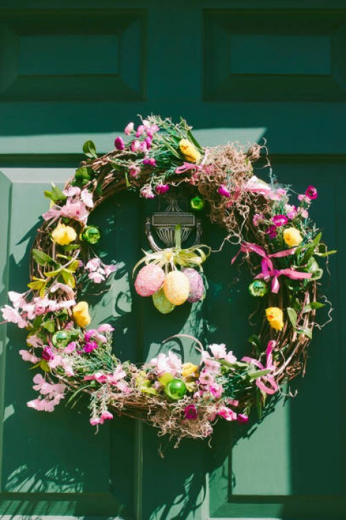 close-up view of green front door with easter wreath - home decoration stock pictures, royalty-free photos & images
