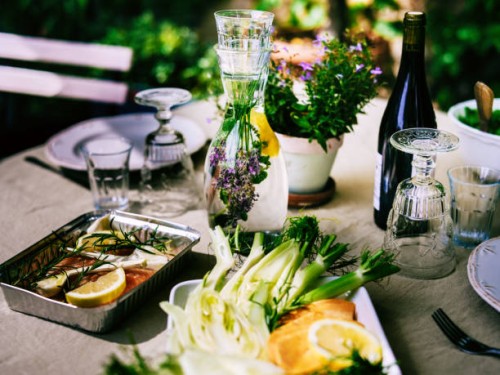 close up of nice dinner table for barbecue. - garden decoration photos et images de collection