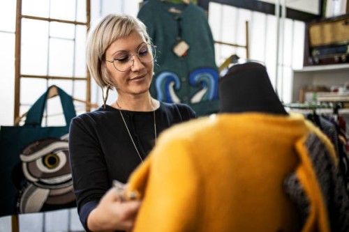 cloth designer working in her studio - fashion stock pictures, royalty-free photos & images