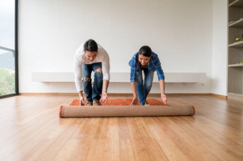 couple moving house - home decoration stock pictures, royalty-free photos & images