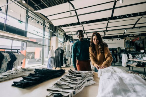 couple shopping together - fashion stock pictures, royalty-free photos & images
