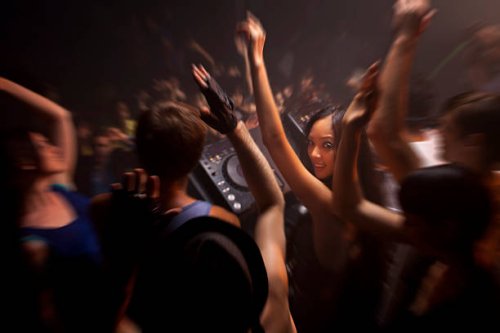 crowded night club - concert stock pictures, royalty-free photos & images