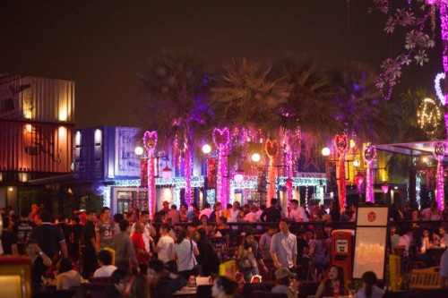 crowded open bar and restaurant in bangkok nawamin - concert stock pictures, royalty-free photos & images