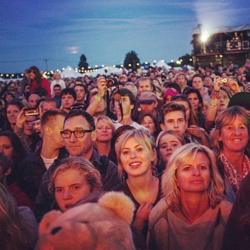 crowds at the big feastival - concert stock pictures, royalty-free photos & images