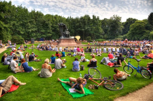 Crowds attend 'Concerts under the Willow Tree' by Chopin in Lazienki Park in Warsaw, 30th July 2010.