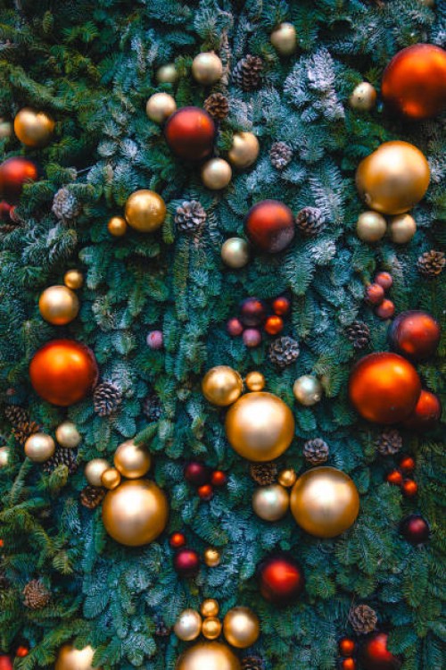 decorated christmas tree with balls - home decoration stock pictures, royalty-free photos & images