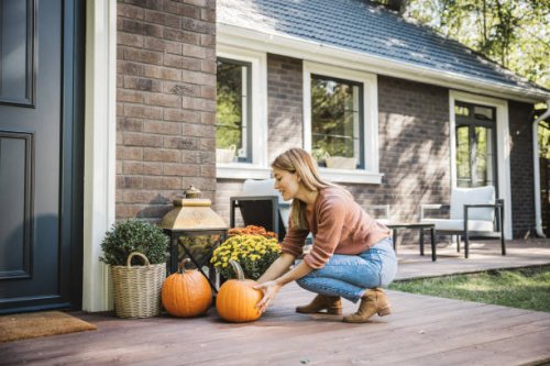 decorating for halloween - garden decoration stock pictures, royalty-free photos & images