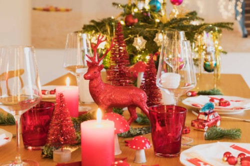 decorative christmas table setting - home decoration stock pictures, royalty-free photos & images
