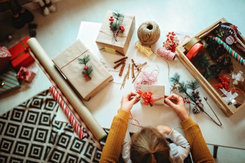 diy of christmas gifts at home - home decoration stock pictures, royalty-free photos & images