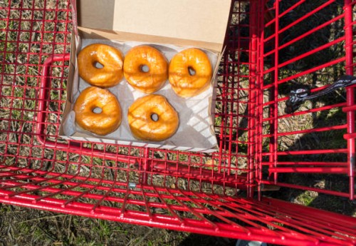 donuts in shopping cart - junk food stock pictures, royalty-free photos & images