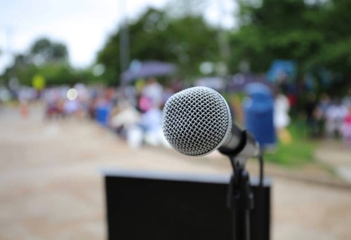dynamic microphone on stand outdoors. - concert stock pictures, royalty-free photos & images