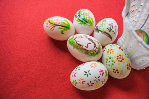 easter eggs painting - garden decoration stock pictures, royalty-free photos & images