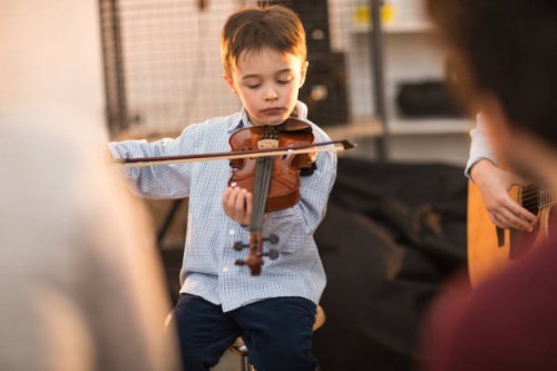 eerste keer op het podium - concert stockfoto's en -beelden