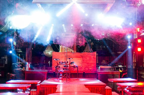 empty stage in pub - concert stock pictures, royalty-free photos & images