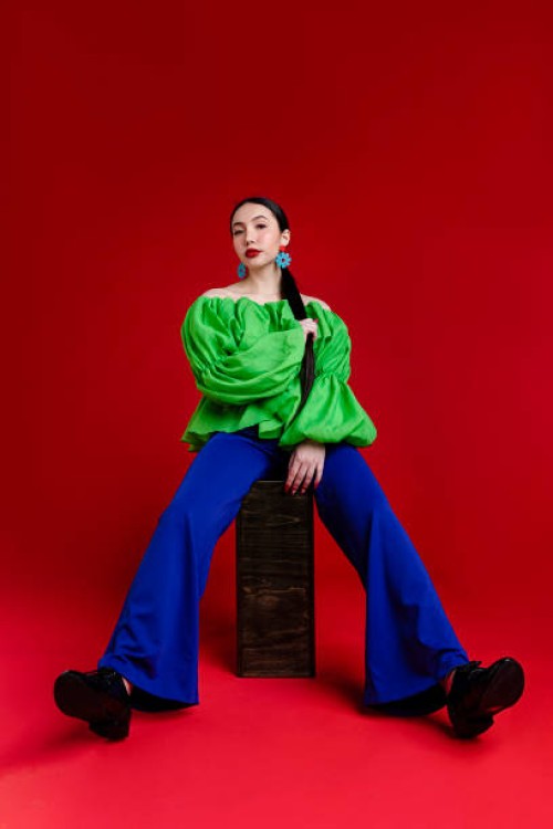 fashionable woman - fashion photos et images de collection