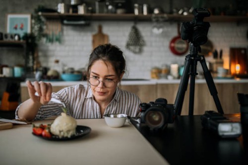 female food photograpy artist making her cake ready for shooting - food stock pictures, royalty-free photos & images