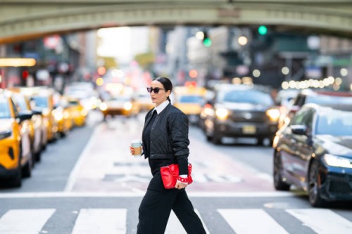 female new yorker's every day - fashion stock pictures, royalty-free photos & images