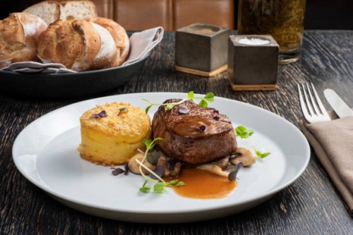 filet mignon with bordelaise sauce and prepared potato - food stock pictures, royalty-free photos & images
