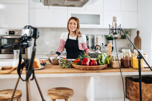 food vlogger - food stock pictures, royalty-free photos & images