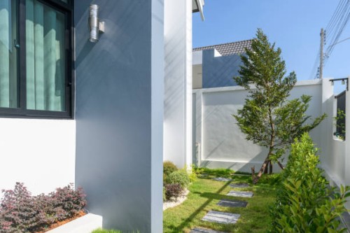 footpath and small garden in modern house - garden decoration stock pictures, royalty-free photos & images