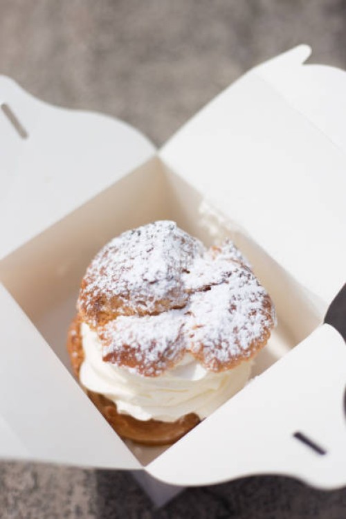 france: big vanilla cream puff in white take-away box - junk food stock pictures, royalty-free photos & images