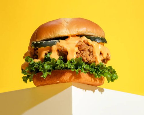 fried chicken sandwich - junk food stock pictures, royalty-free photos & images