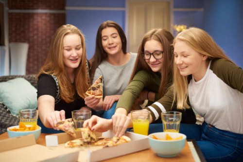 friends catching up - junk food stock pictures, royalty-free photos & images