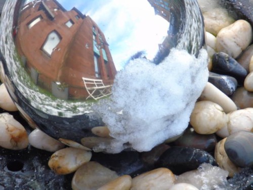 garden reflections - garden decoration stock-fotos und bilder