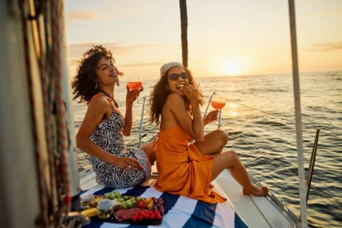golden hour glow on the ocean - travel stock pictures, royalty-free photos & images